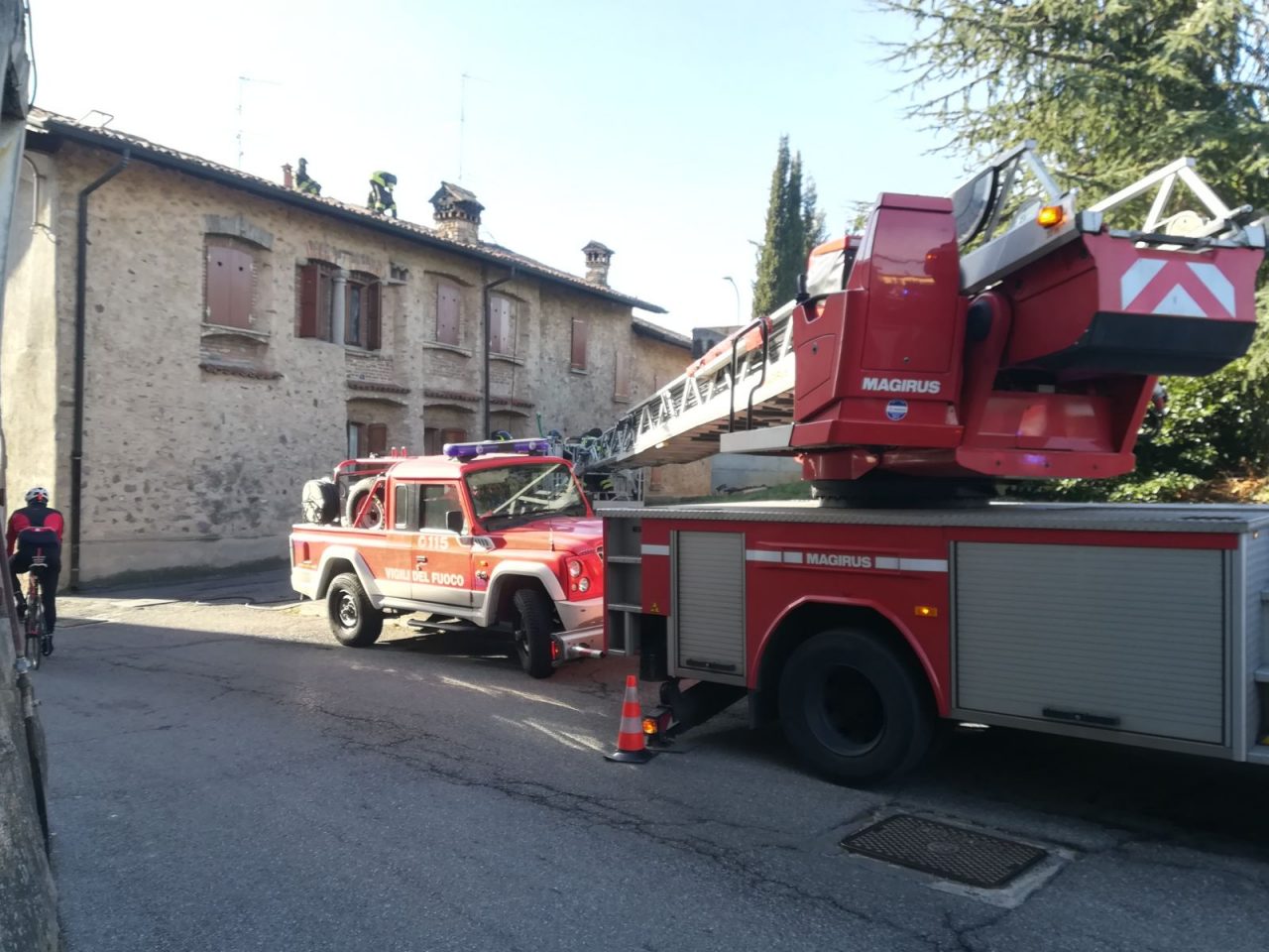Pauroso incendio domato dai Pompieri