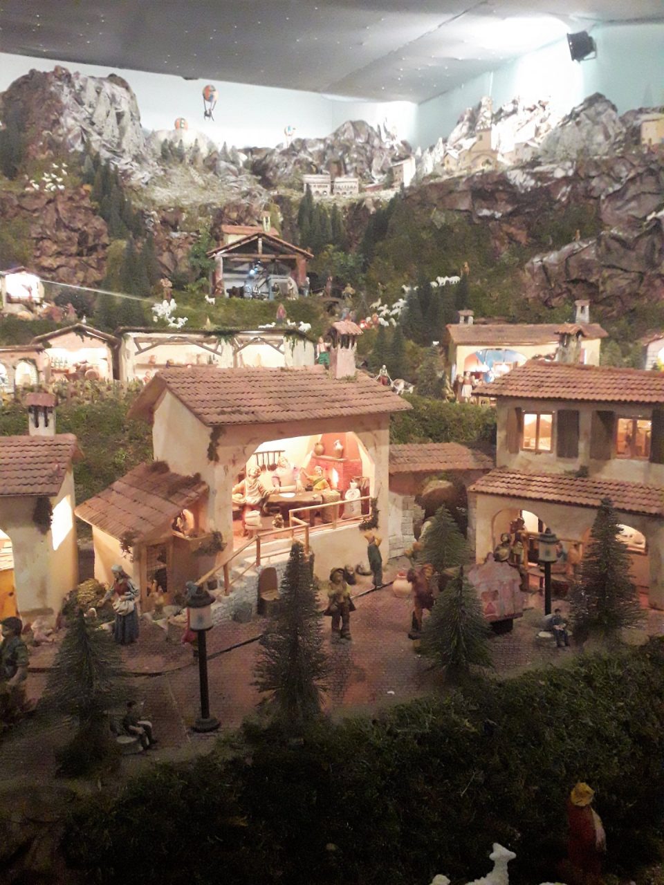 Manerba: Inaugurato il presepe meccanico