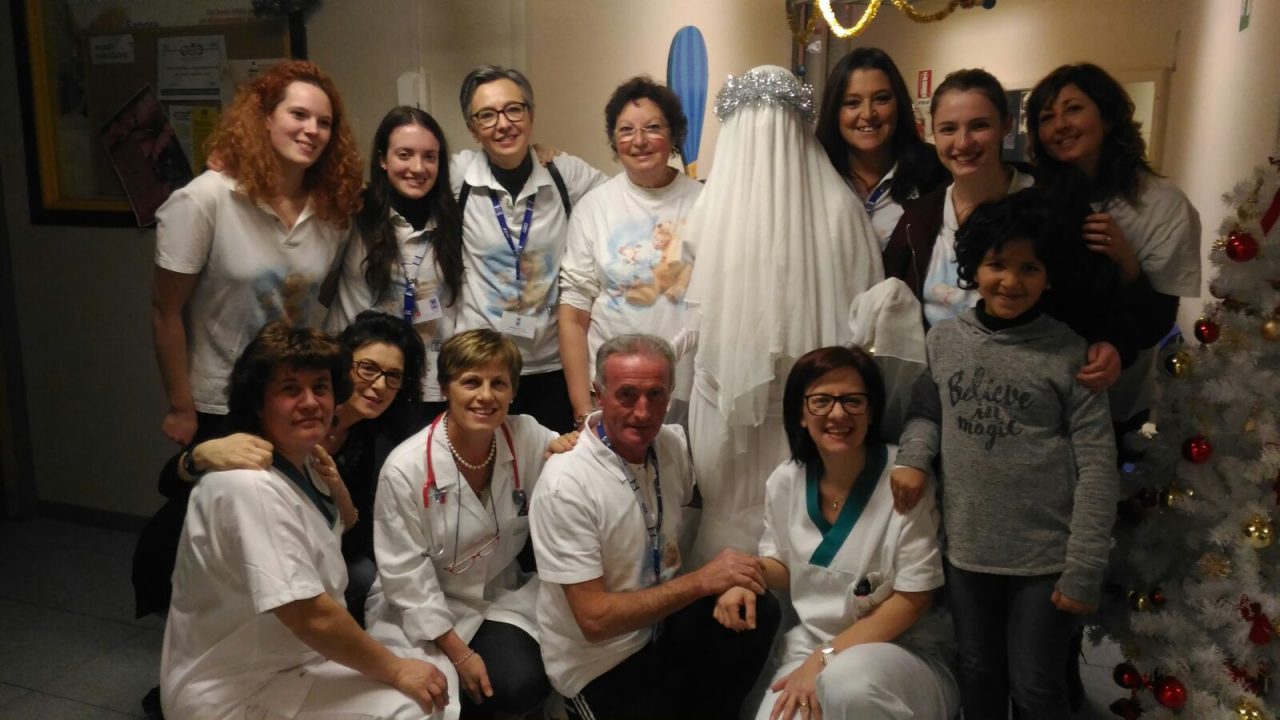 Santa Lucia in visita in Pediatria