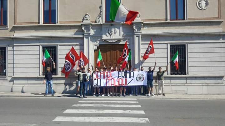 Scelta antifascista Se sei razzista non puoi più manifestare