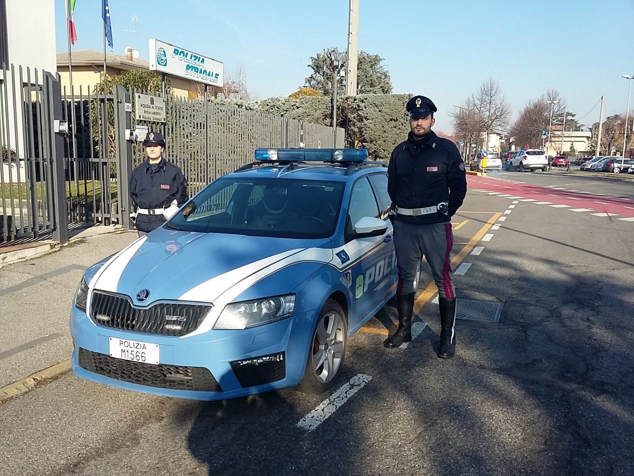 Camionisti ubriachi picchiano gli agenti della Stradale