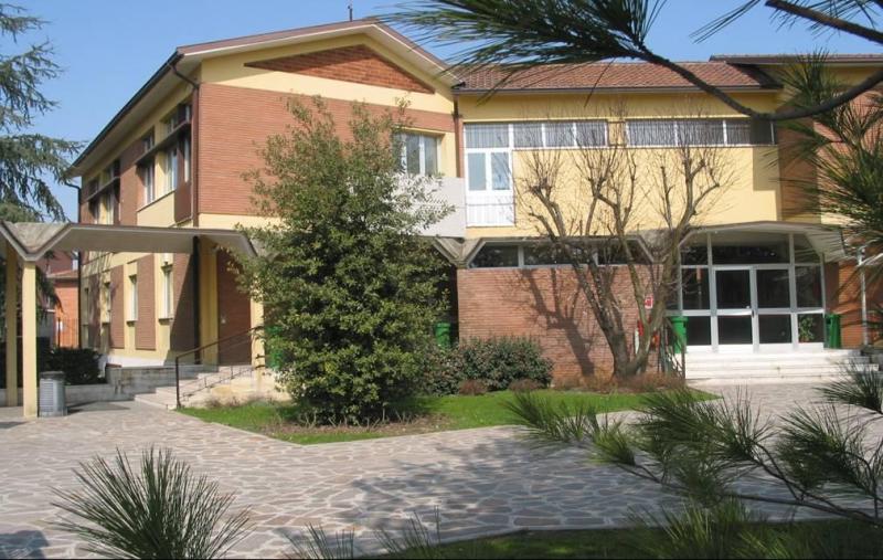 Ferito sedicenne a scuola ma nulla di grave