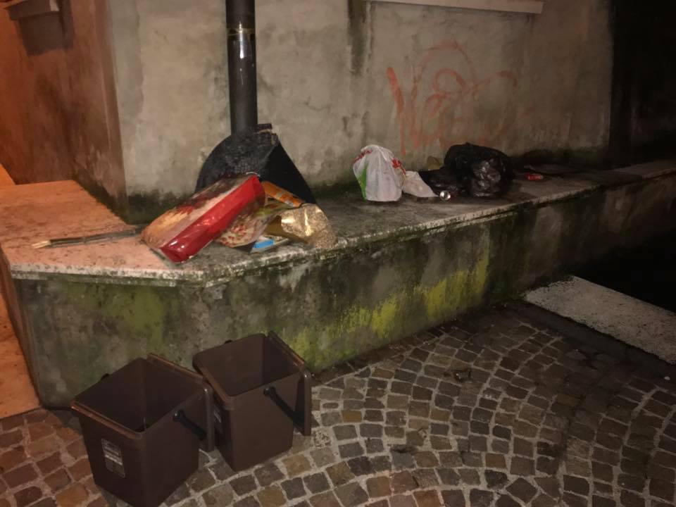 Rifiuti abbandonati monta l’ira dei cittadini
