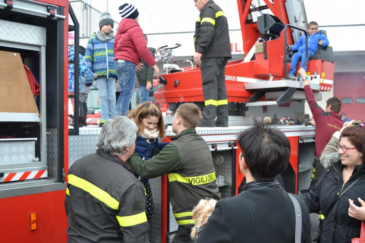 Pompieri in festa Una giornata meravigliosa per la comunità