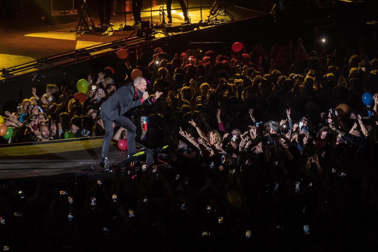 Biagio Antonacci arriva al Palageorge di Montichiari