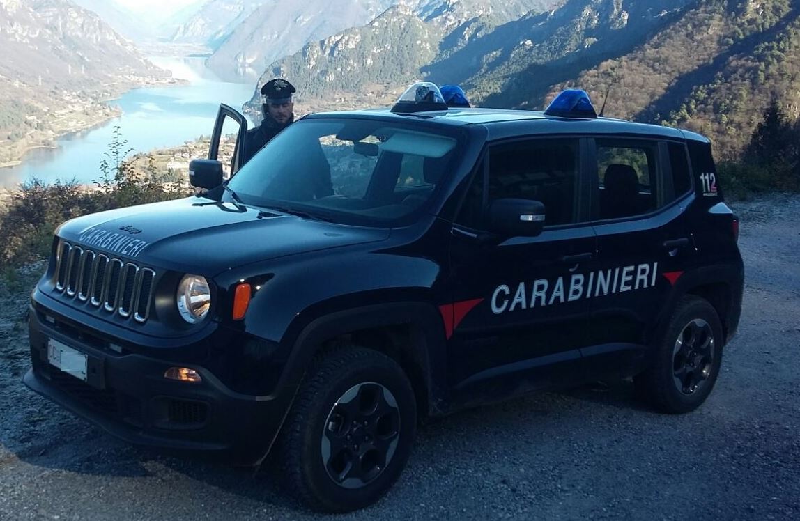 Fugge dai domiciliari per infastidire l’ex fidanzata