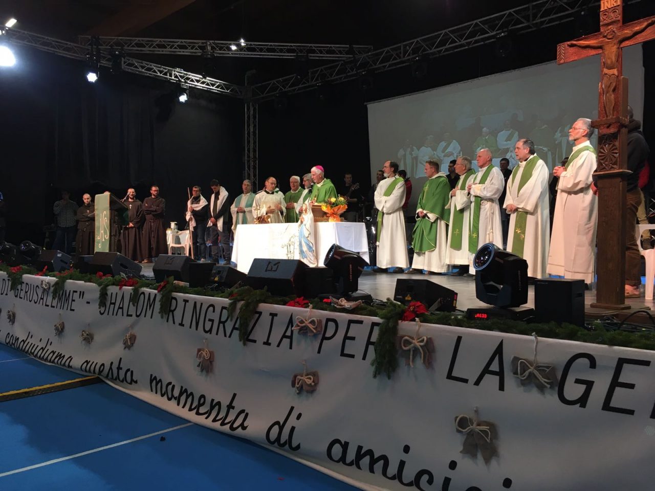 Concerto Shalom Migliaia di persone alla festa