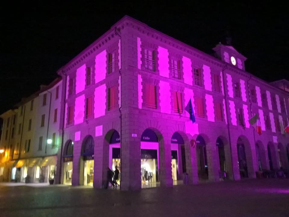 Iseo si colora di rosa solo per questa sera