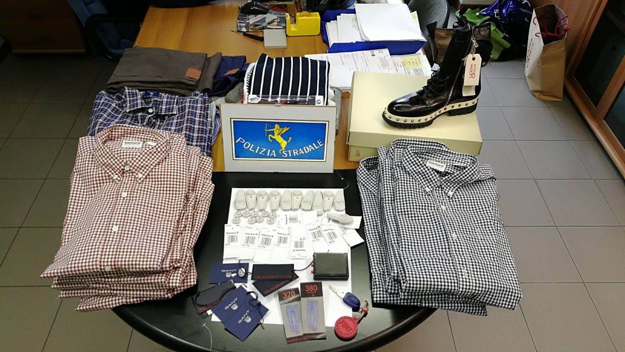 Rubava vestiti di marca a Roncadelle Arrestato pendolare del furto