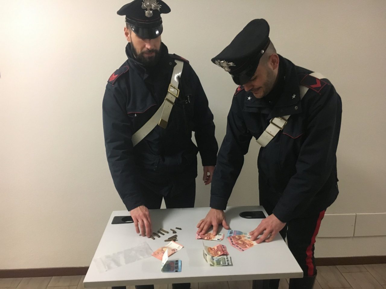 Tentata fuga arrestato un giovane spacciatore