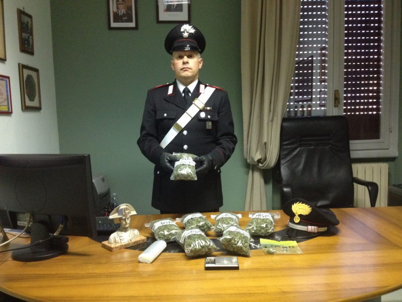 Giovane spacciatore in manette In casa oltre 700 grammi