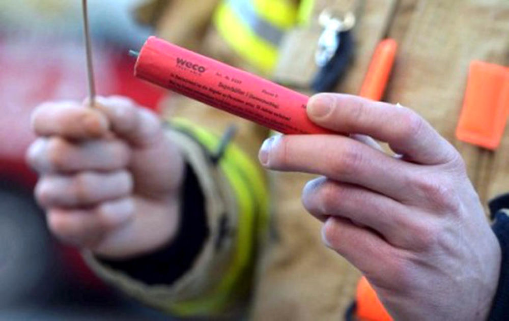 Le esplode un petardo addosso a Capodanno, ora non sa se recupererà l’uso del braccio
