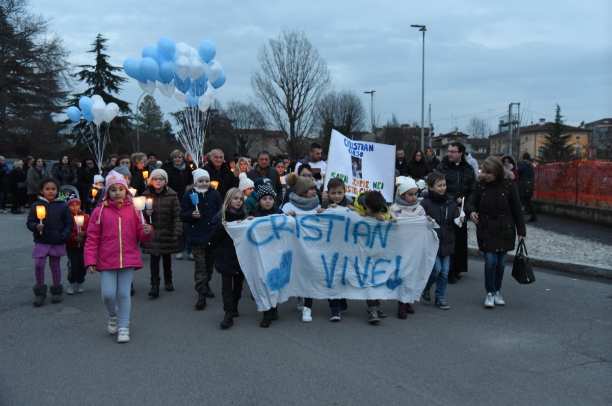 Tanti cuori bagnolesi per la fiaccolata in memoria di Christian