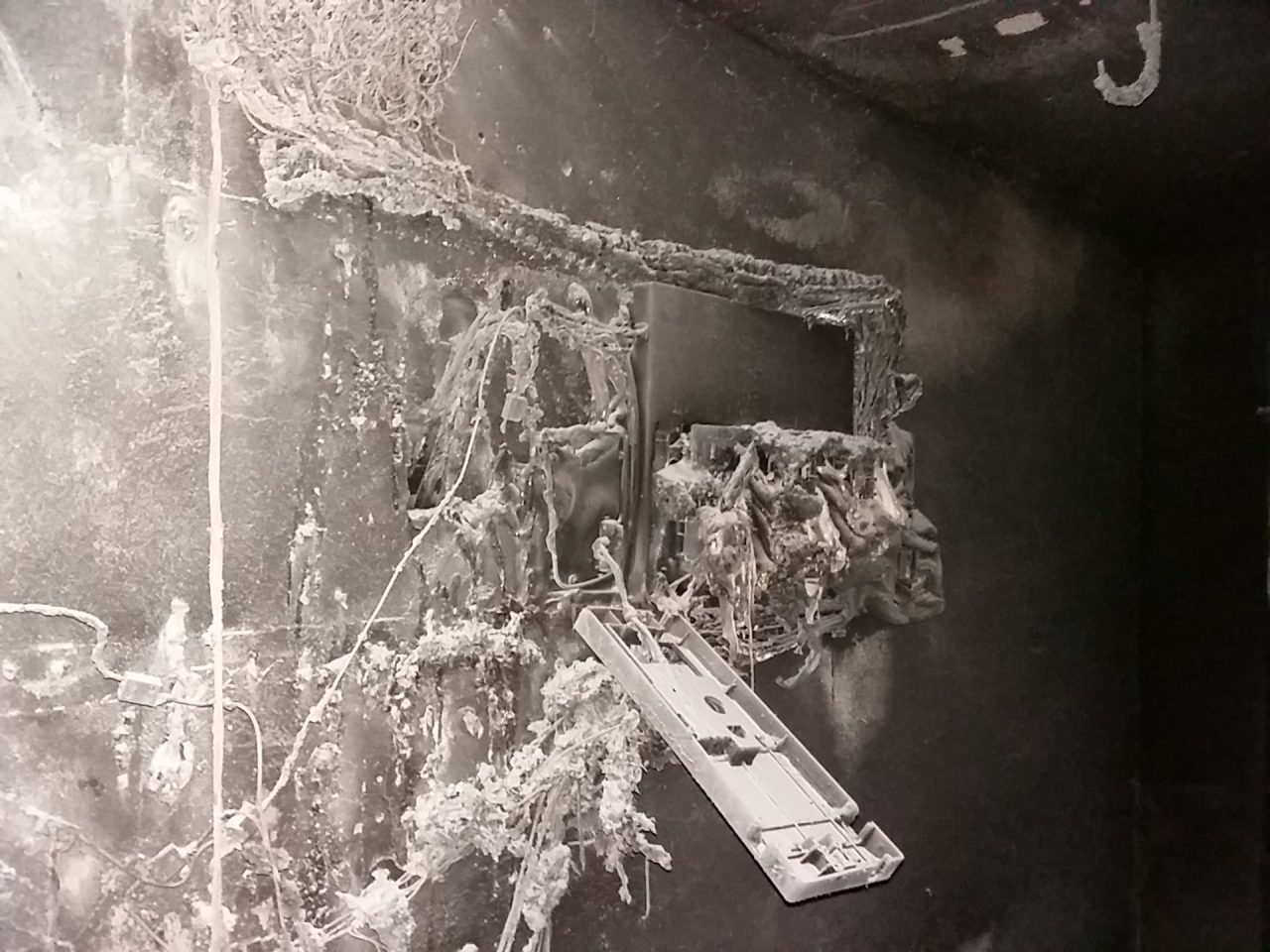 Condominio evacuato dopo l’incendio nella notte a Palazzolo