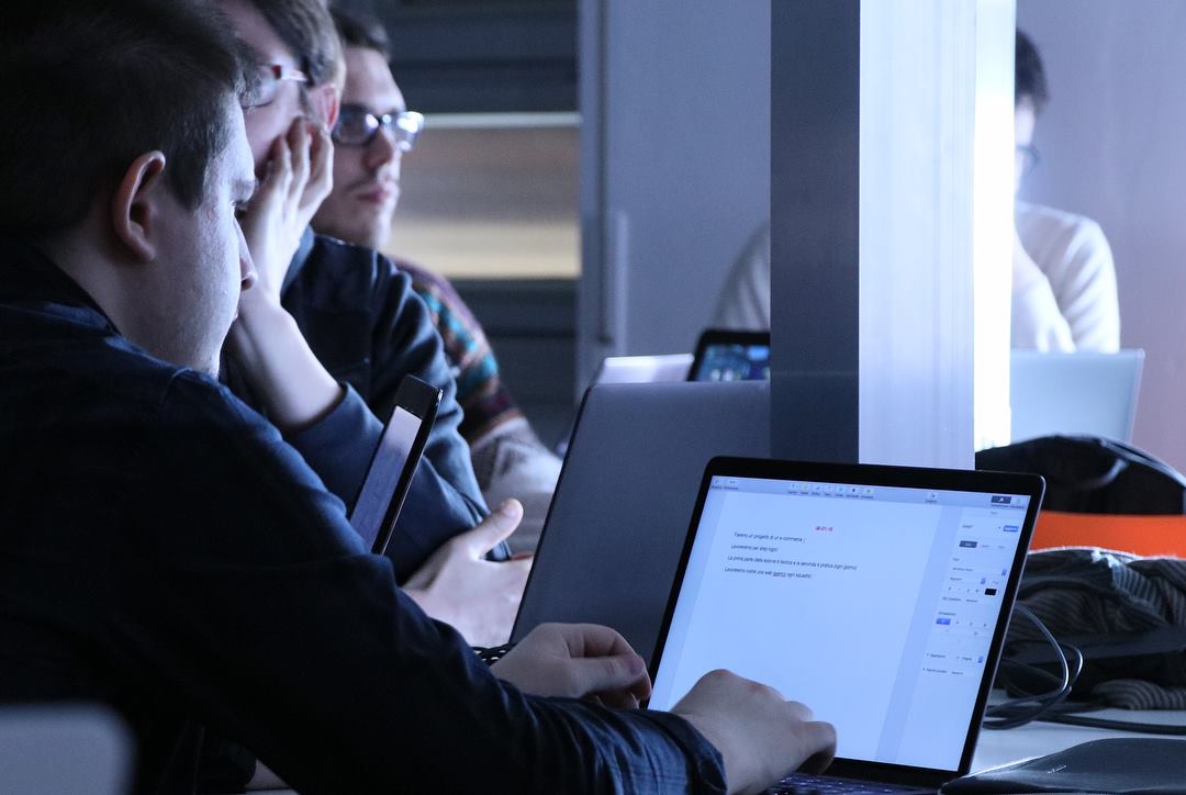 Indagini nel dark web, cinque misure cautelari