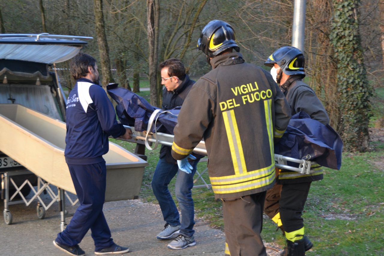 Trovato cadavere a Palazzolo: è giallo Arriva il Sis di Brescia FOTO e VIDEO