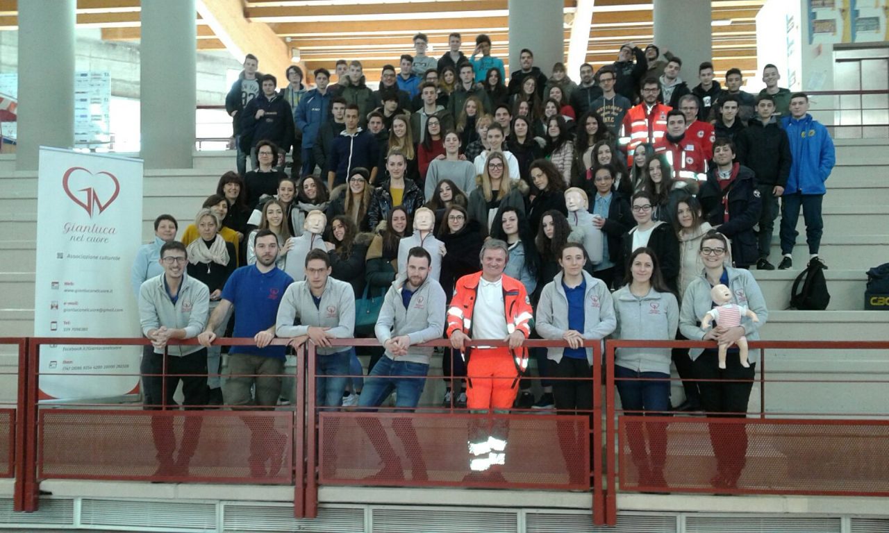 Ad Iseo gli studenti imparano la rianimazione