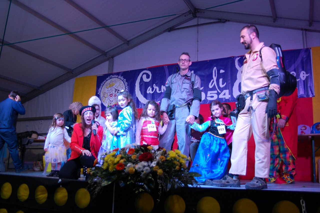 Carnevale di Erbusco oggi la sfilata dei carri