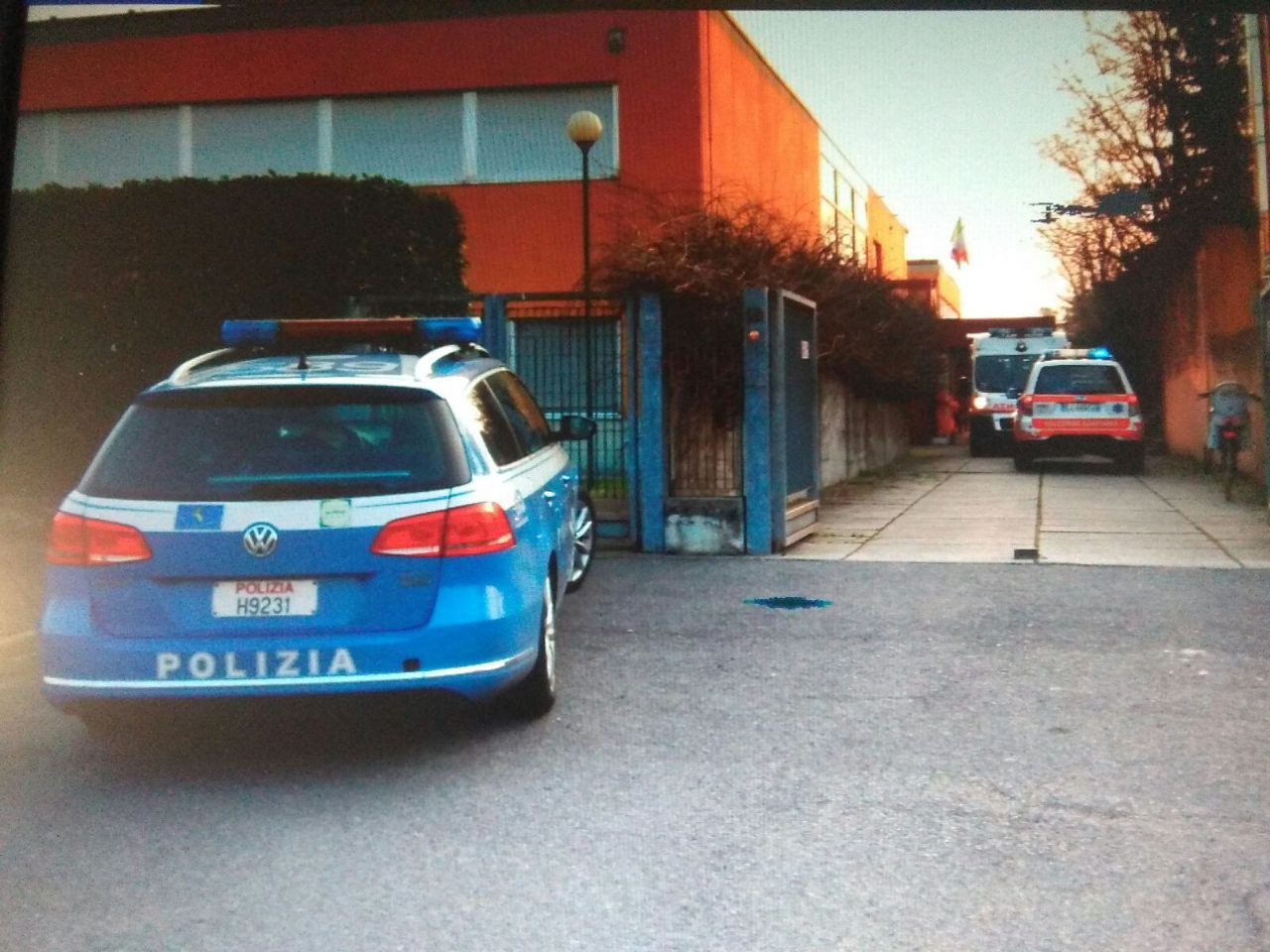 Brutta caduta fuori da scuola per un bambino di 11 anni