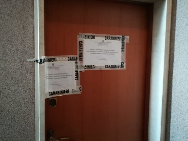 Duplice omicidio, ancora in lavatrice i vestiti usati per ripulire il sangue