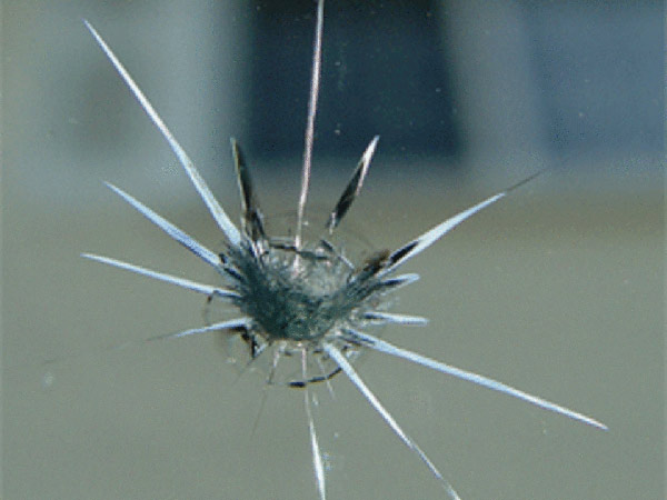 Boato misterioso crepa i vetri a Calvisano