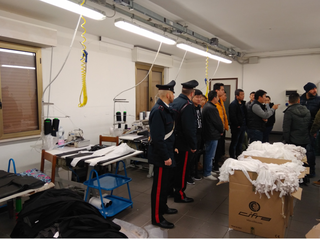 11 lavoratori cinesi clandestini arrestato titolare di azienda tessile