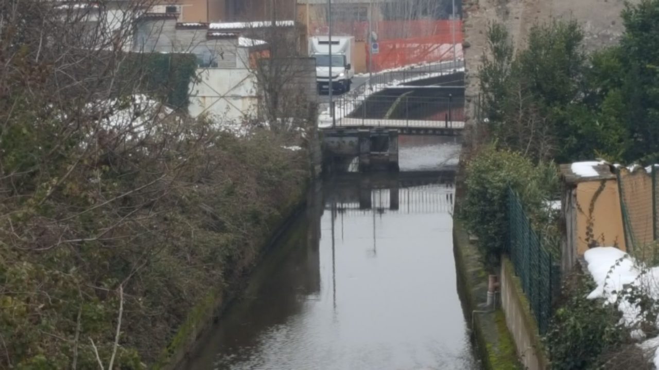 Paura a Calcinato per un’anziana caduta nella roggia
