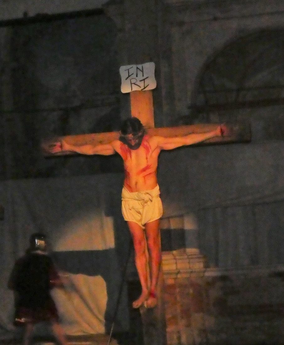 Strepitosa via crucis vivente a Borgo San Giacomo