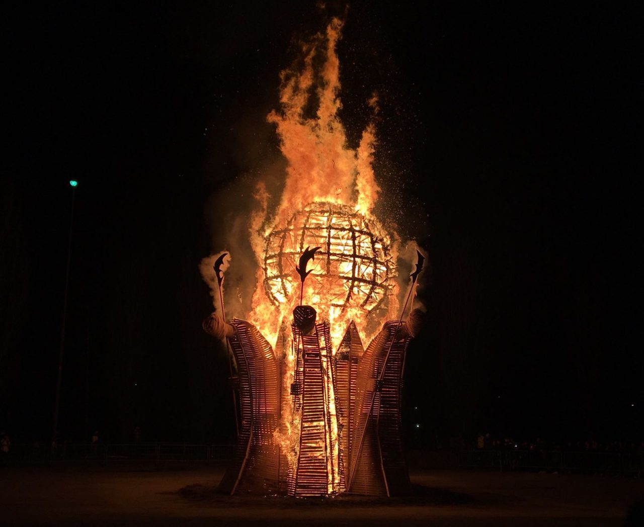 Egoismo al rogo: Vecchia spettacolare a Travagliato VIDEO