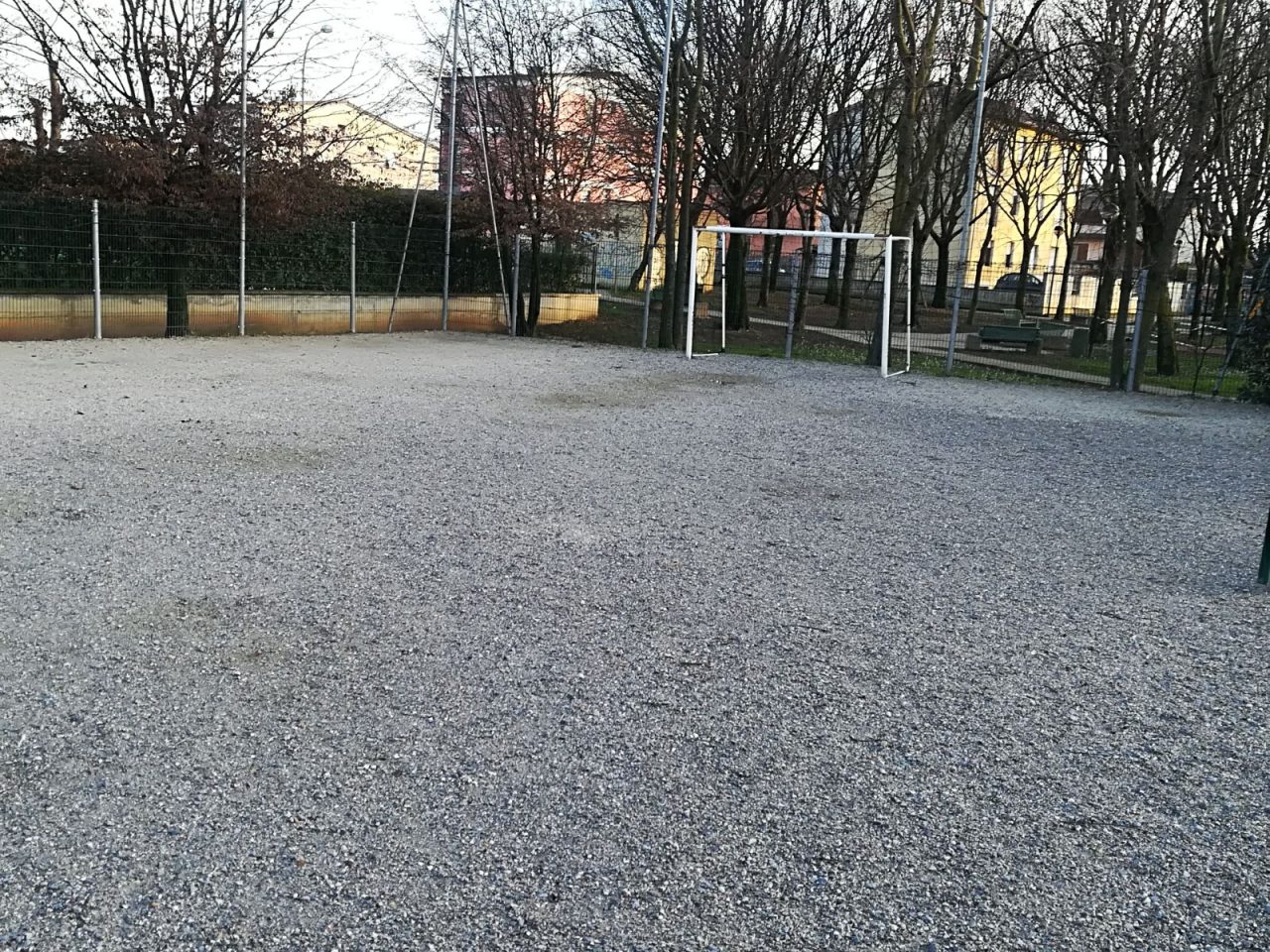 Nuova erba per il campetto del Lazzaretto a Castegnato