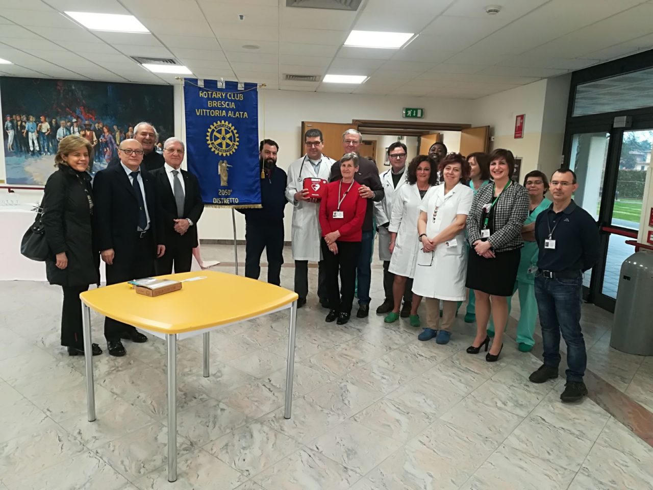 Nuovo defibrillatore per la Fondazione Don Colombo