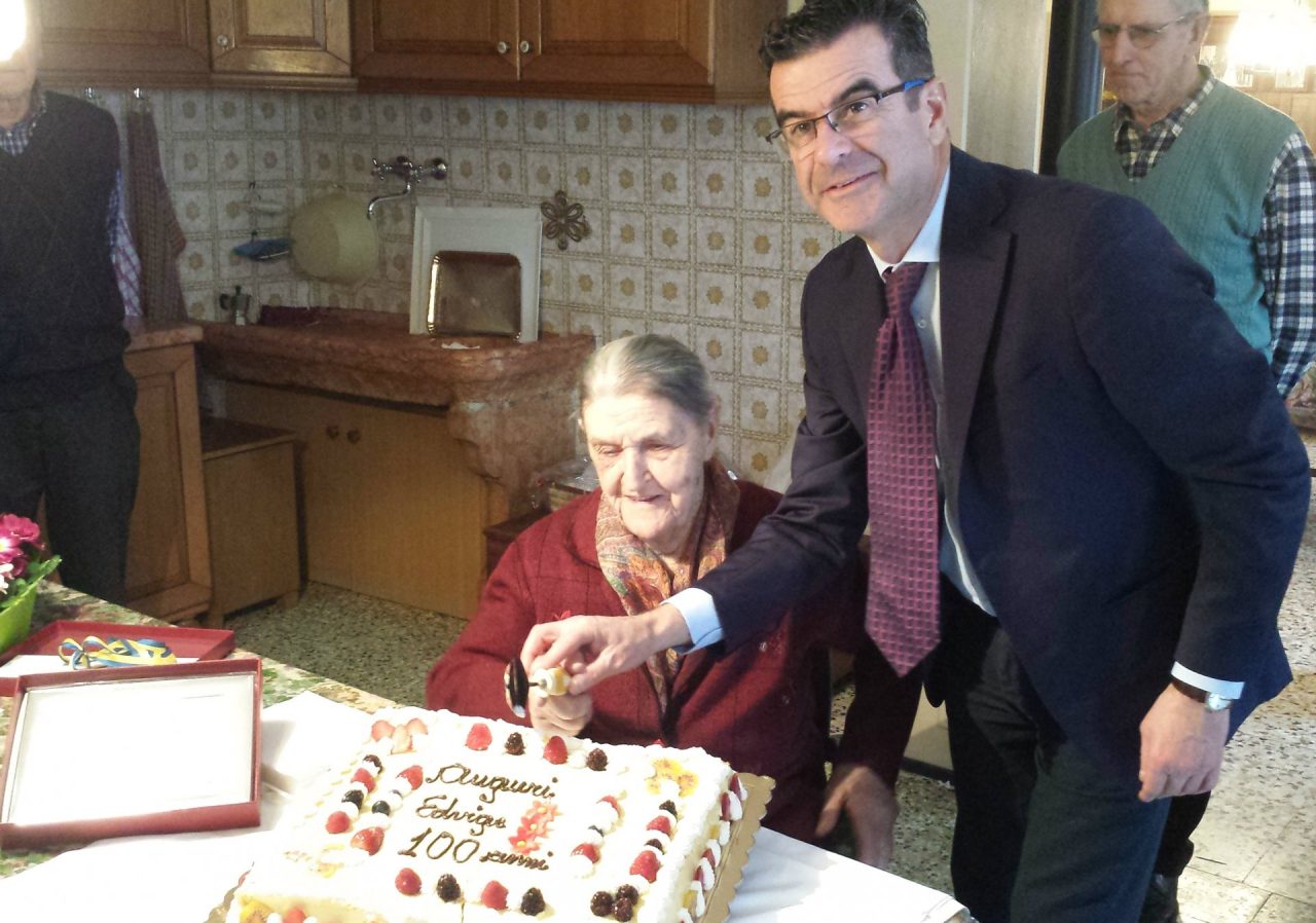 Cent’anni di emozioni, tanti i nonni che toccano e superano le tre cifre