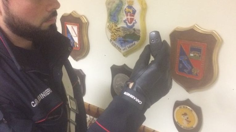 Scassinatore seriale di auto, denunciato a Padenghe