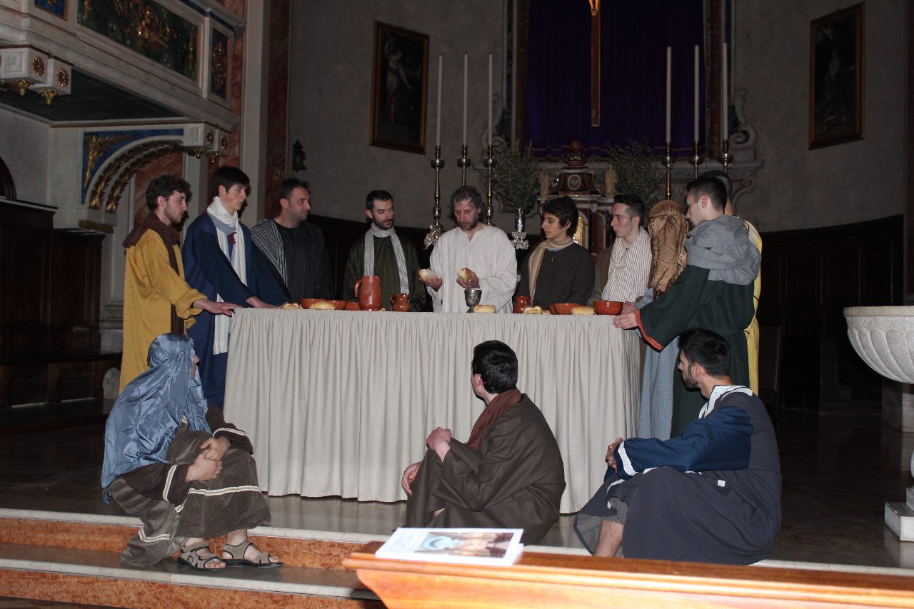 Via Crucis vivente emozionante a Brandico