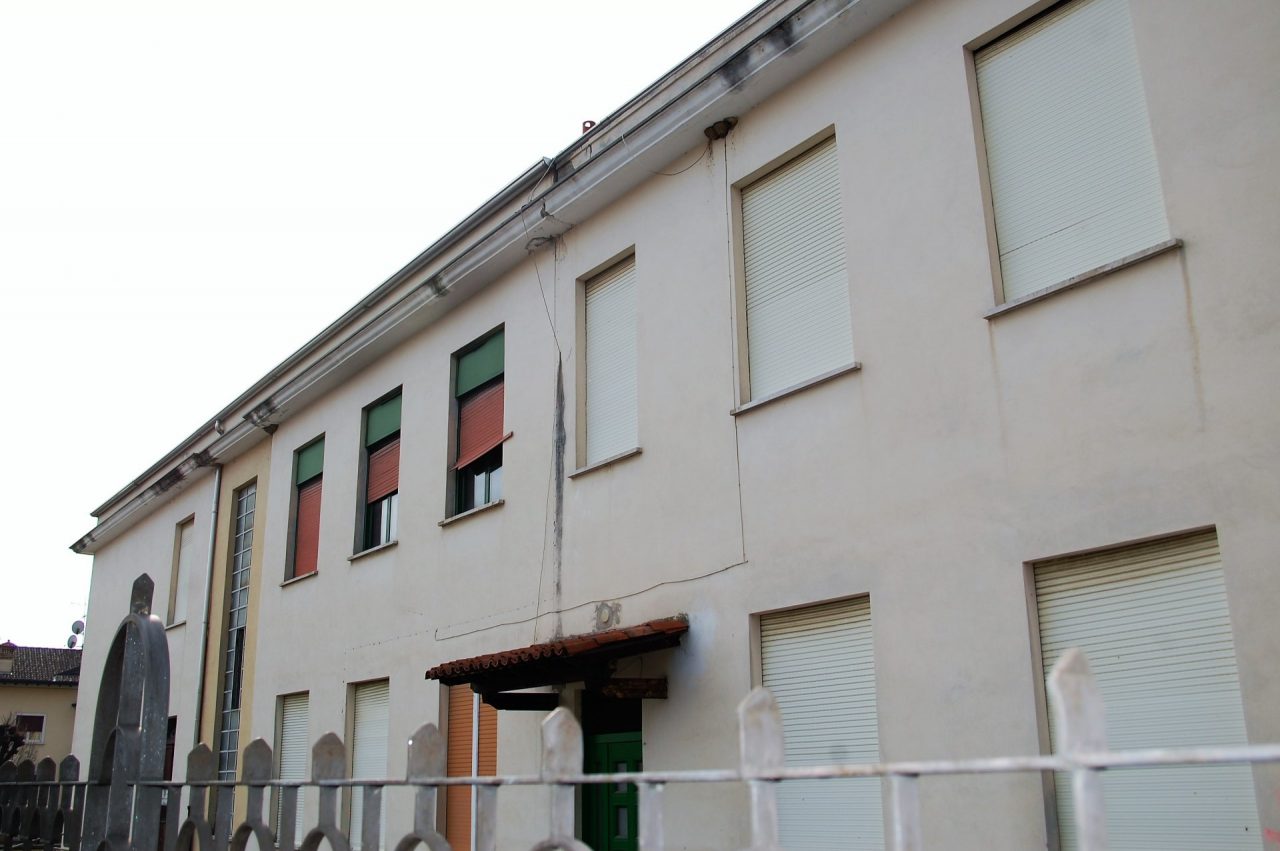 Accordo bonario da 400mila euro per le vecchie scuole di Adro