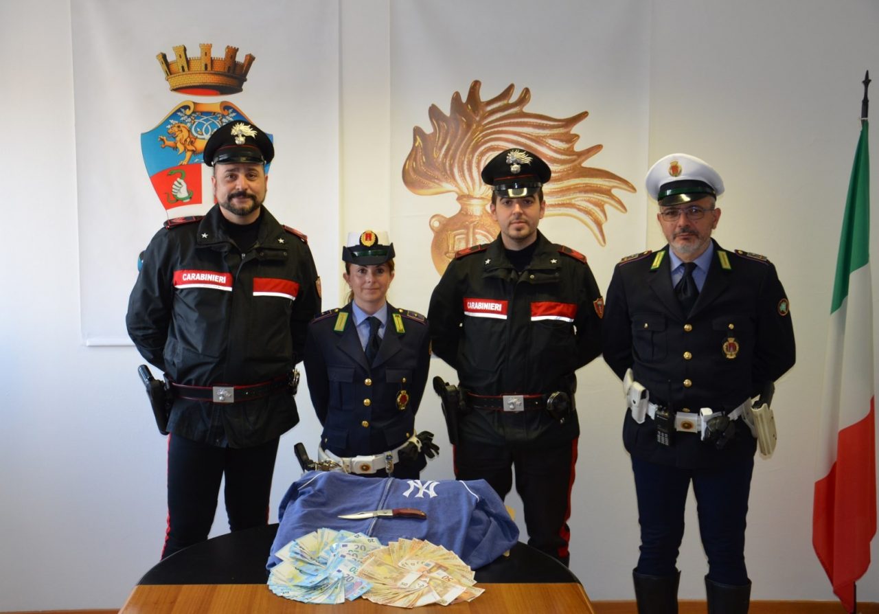 Rapina a mano armata arrestato un uomo di 48 anni