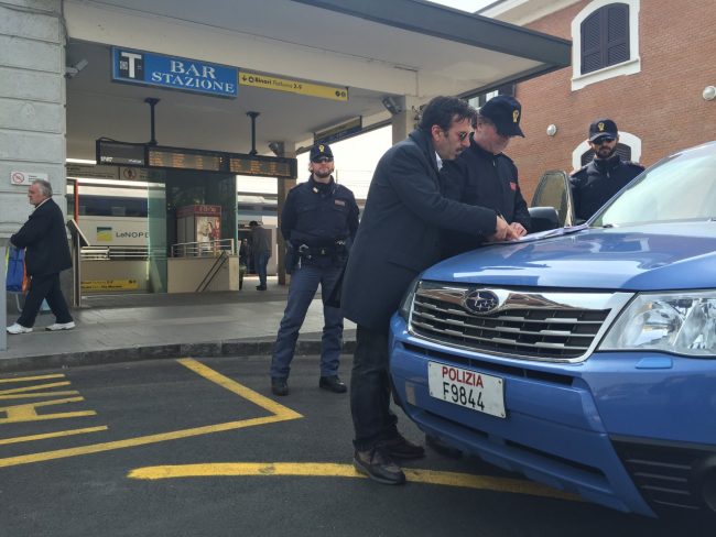 Due ragazzini italo egiziani fanno arrestare lo scippatore dei treni