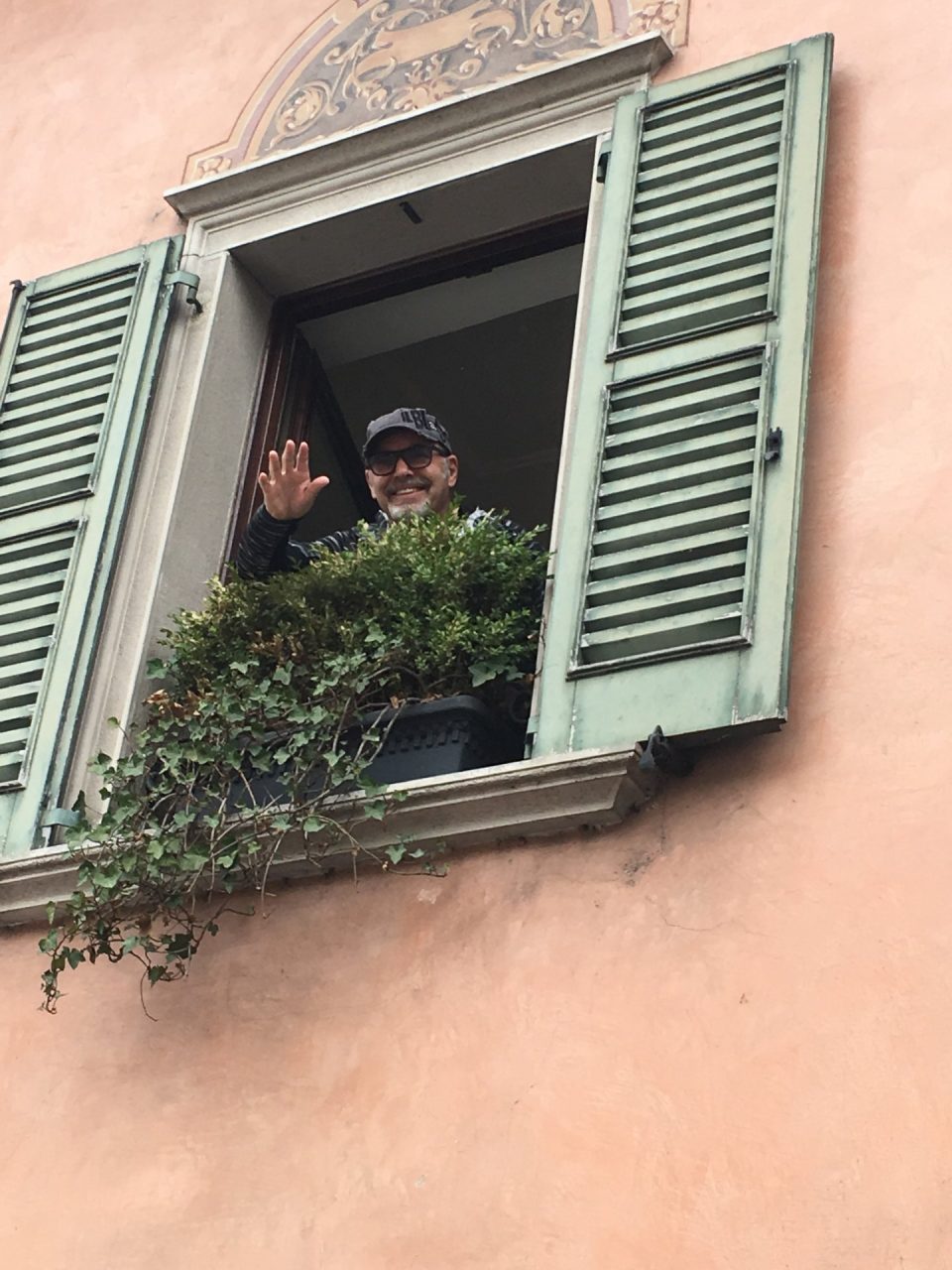 Vasco a Villa Paradiso, i fan invadono la Gardesana