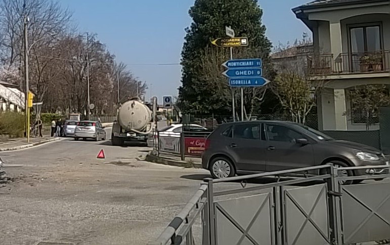 Semaforo verde non funzionante in via Zilie a Calvisano