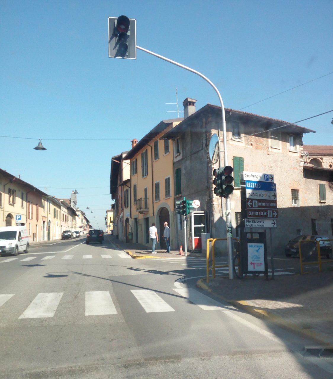 Semaforo guasto in centro a Castenedolo