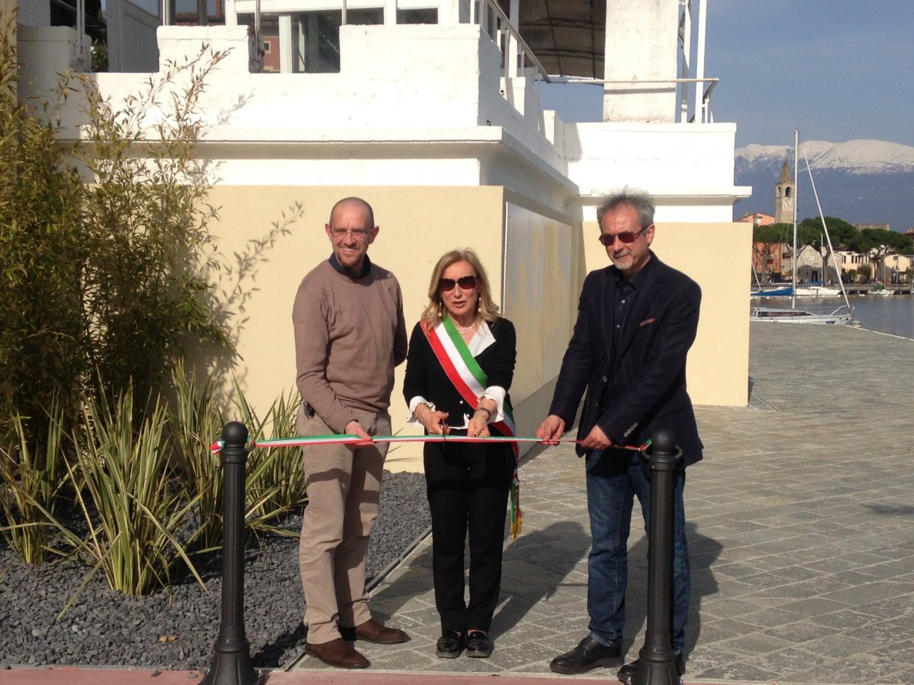 Inaugurata la passeggiata a lago di Maderno