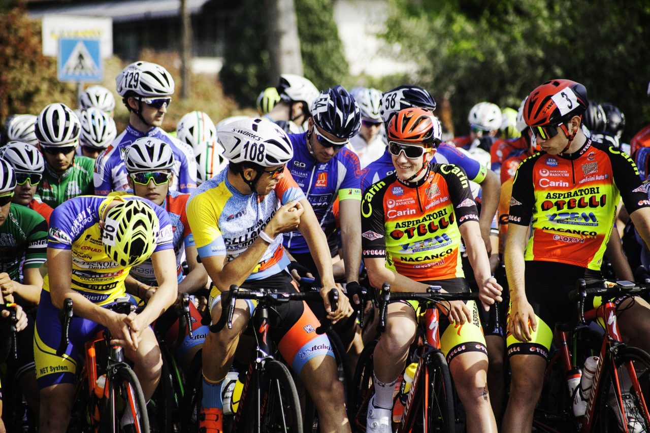 Più di cento atleti alla gara di ciclismo a Passirano