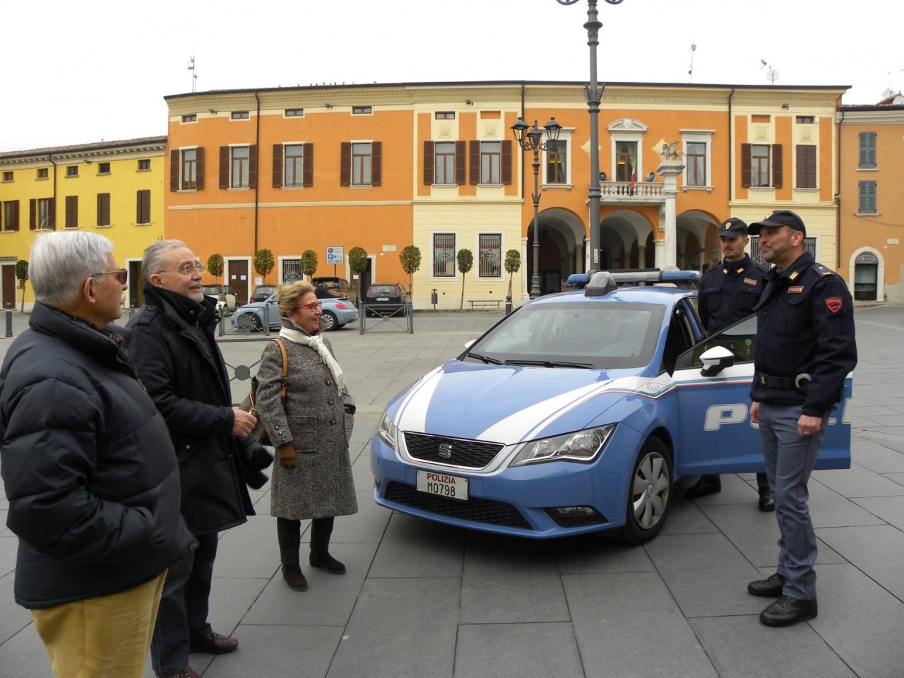 Truffe agli anziani incontro con la polizia