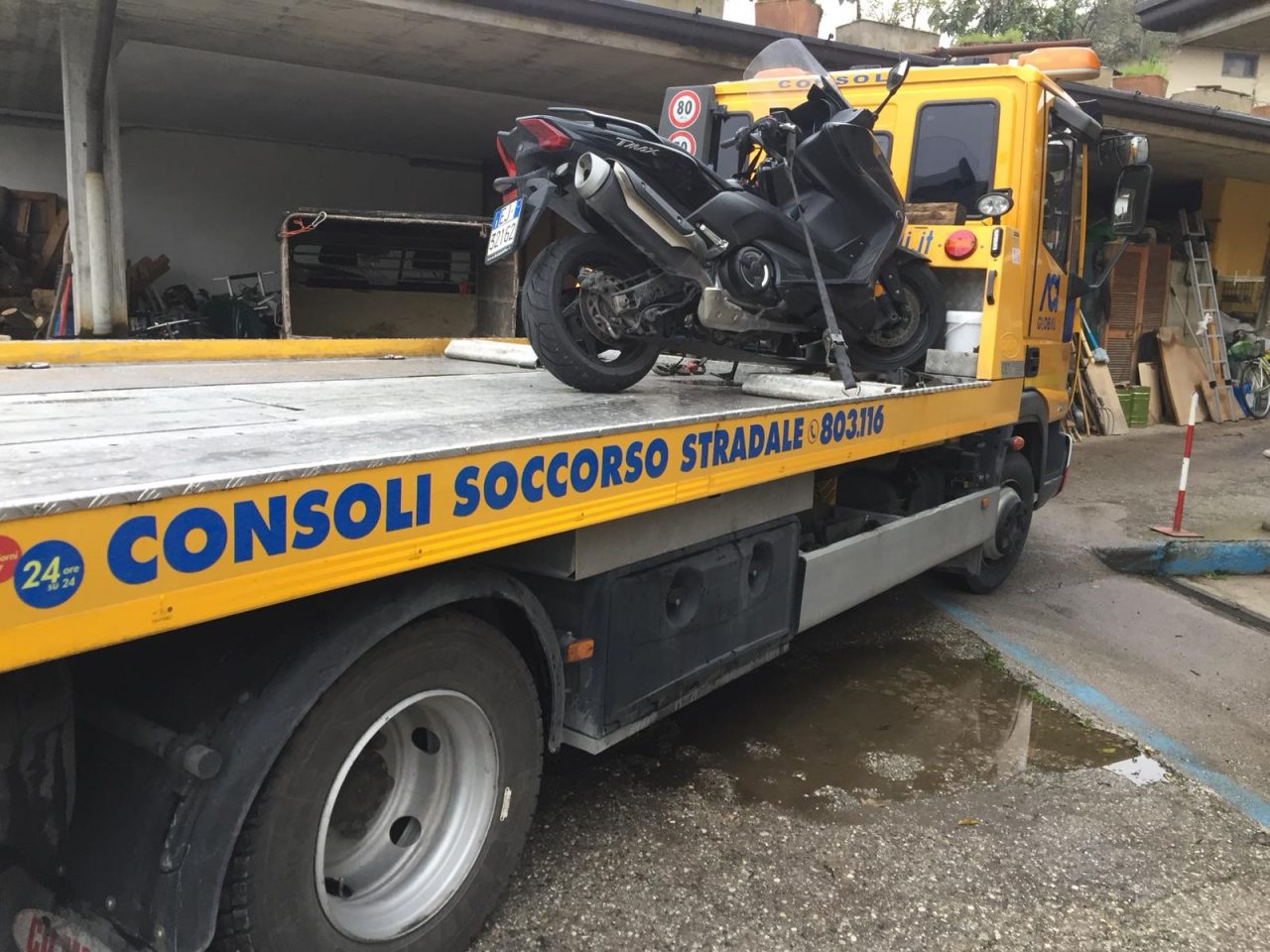 Incidente sulla sp510: schianto fra furgoncino e moto