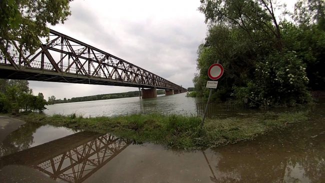 Pioggia incessante: i livelli dei fiumi crescono in tutta la bassa Lombardia