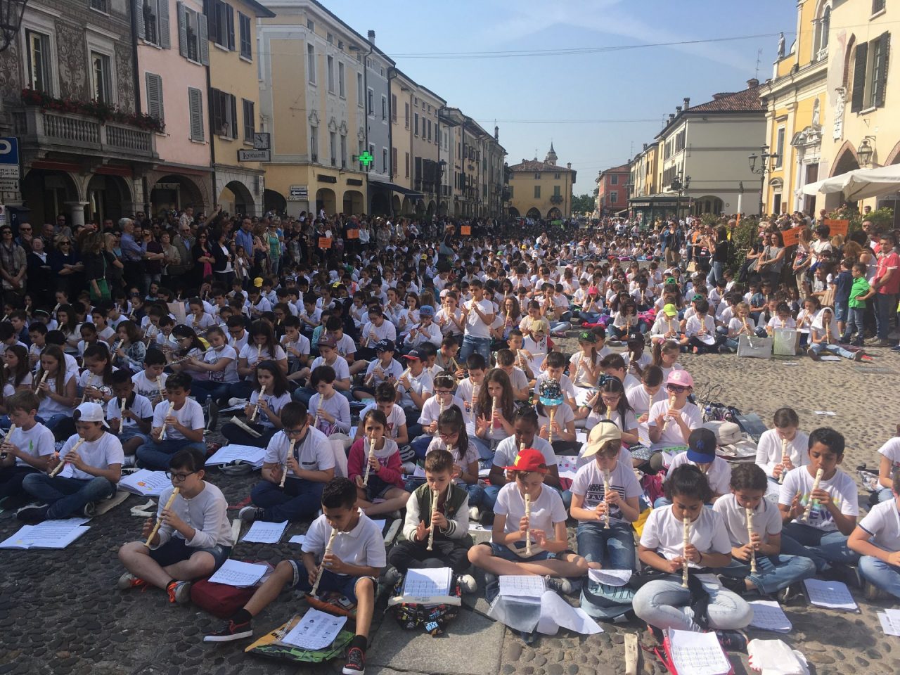 Flauti in piazza a Orzinuovi: sono in 1600
