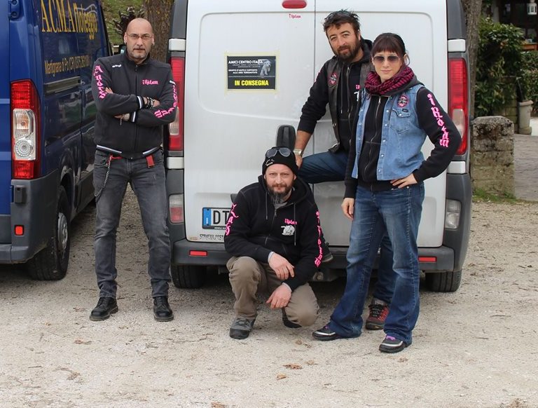 Aiuti ad Amatrice da un gruppo di motociclisti di Remedello