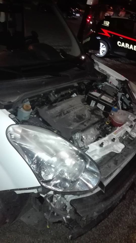 Rubano parti di un’auto Scoperti e arrestati