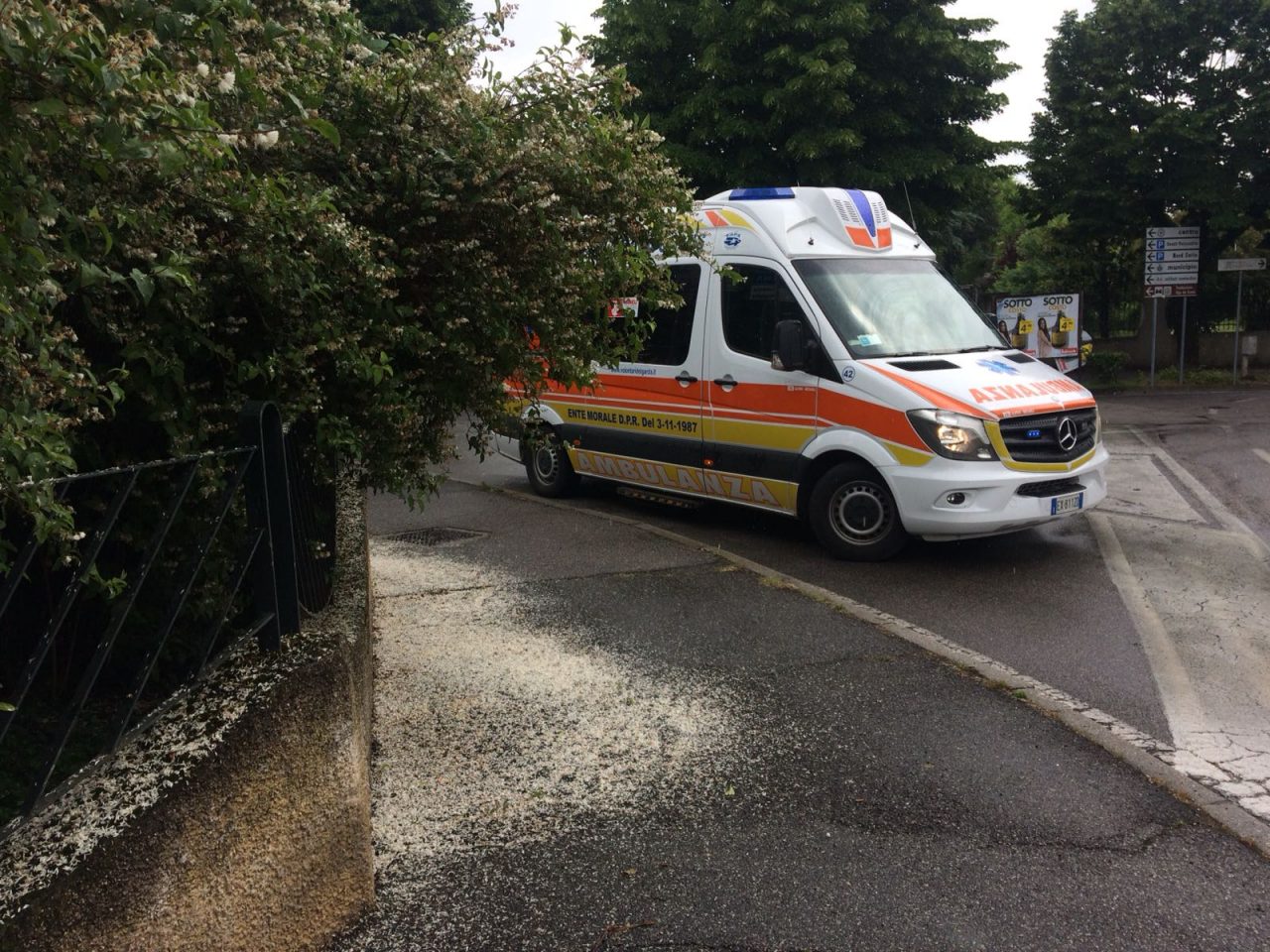 Anziana precipita a Gardone Riviera