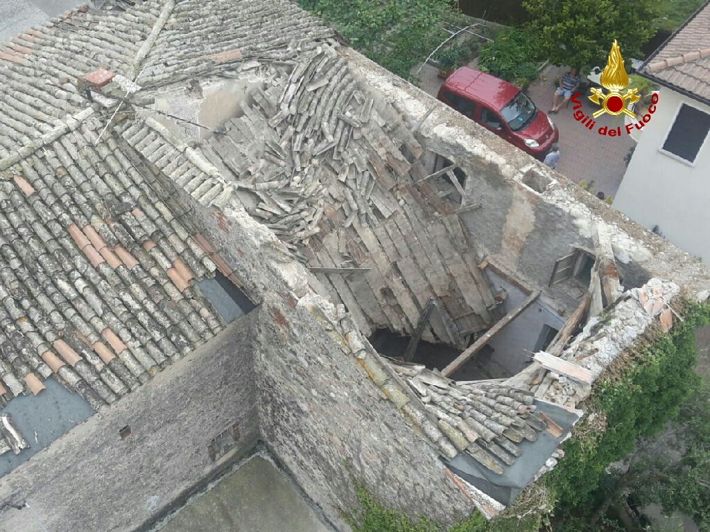 Crolla tetto salvate civette – GALLERY